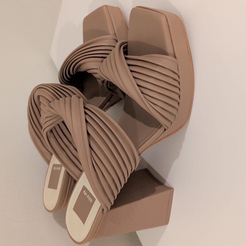 Dolce Vita Pilton Twisted Straps Heeled Cameo Sandals - Picture 3 of 13